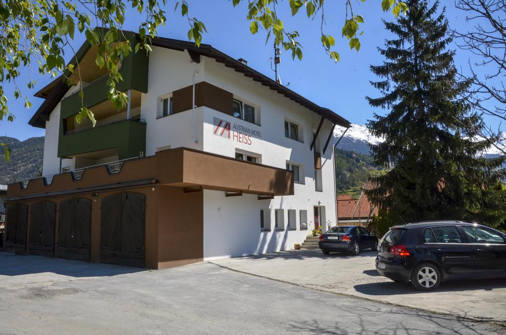 Austrian Motel Heiss Prutz Eksteriør billede